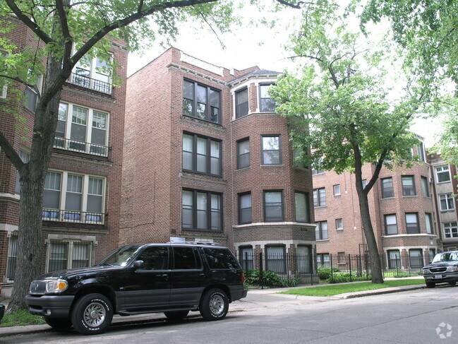 5034 - 5046 S Woodlawn Ave - 5034-5046 S. Woodlawn Avenue