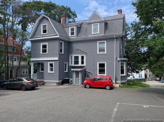 19 Braemore Rd Unit 1