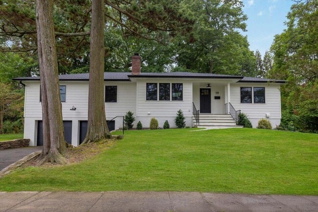 Photo - 19 Midchester Ave House
