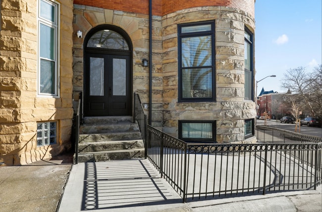 Photo - 2201 Brookfield Ave Unit 203