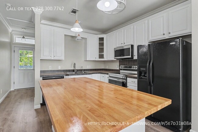 Photo - 1515 E Beach Blvd