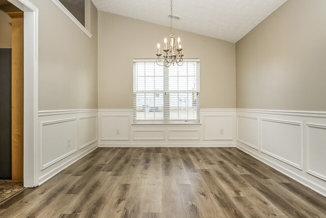 Photo - 260 Valley Brook Dr