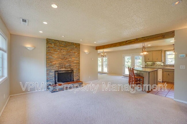 Photo - 12014 NE 16th St