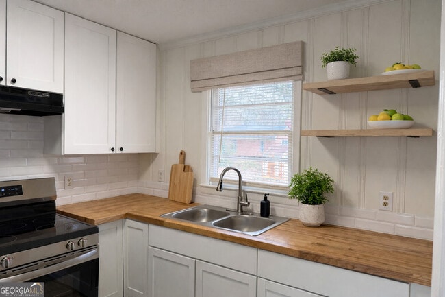 Photo - 1065 Nelson St