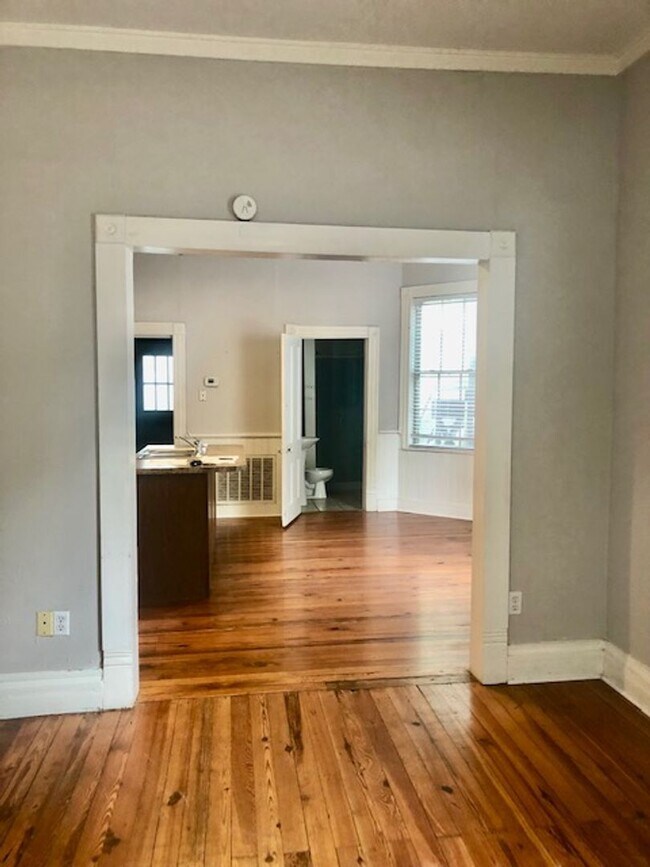 Photo - 656 E 8th Ave Unit Downstairs