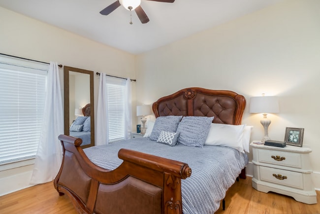 Photo - 418 E Myrtle St