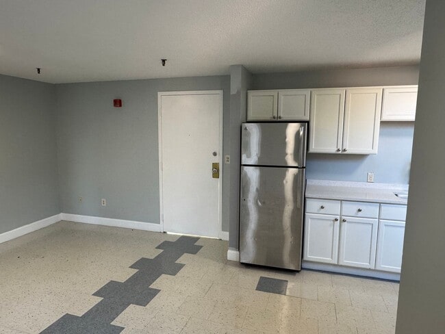 Photo - 46 Amesbury St Unidad #3A