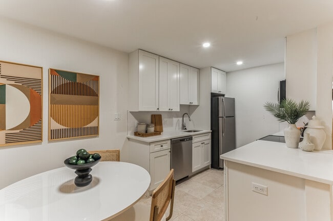 Photo - Innovo Hyde Park