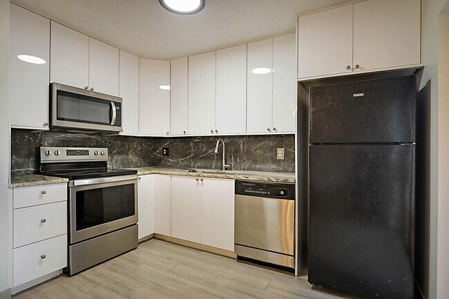 Photo - 253 Woodland Rd