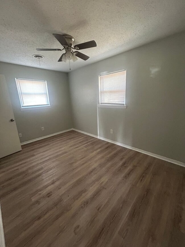 Photo - 1618 58th St Unidad B