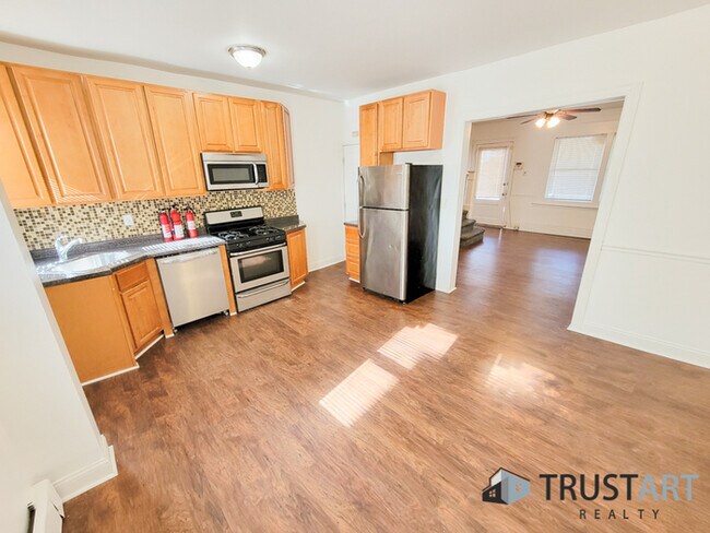 Building Photo - 3 Bedroom House in Belfield