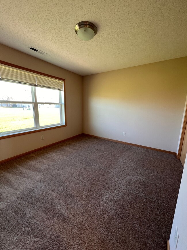 Photo - 593 W 9th St