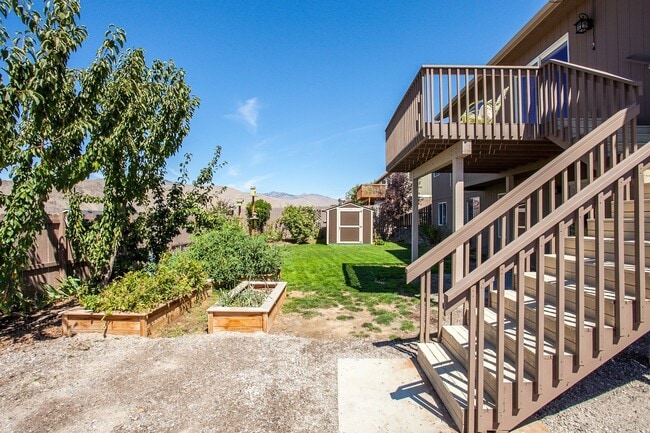 Photo - 3950 NE Vista del Rey Dr Unit B