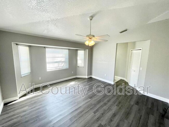 Photo - 19468 Edgewater Dr