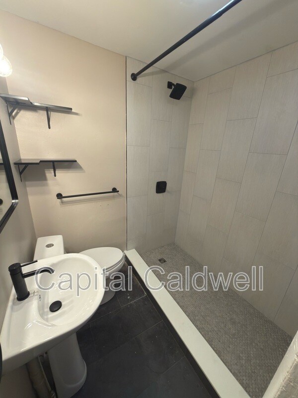 Photo - 304 E Hanna Ave Unit 304 B