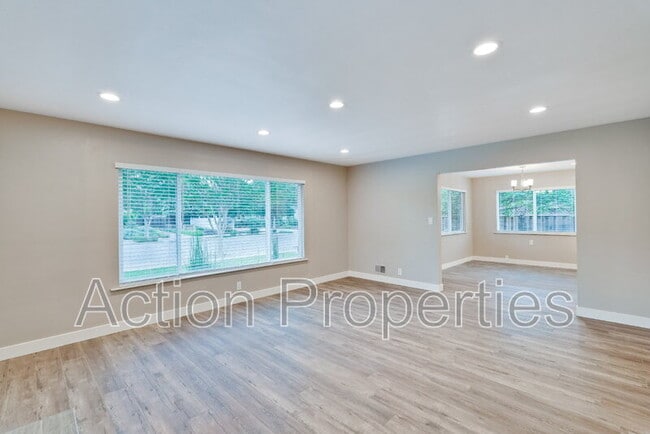 Photo - 681 S 13th St