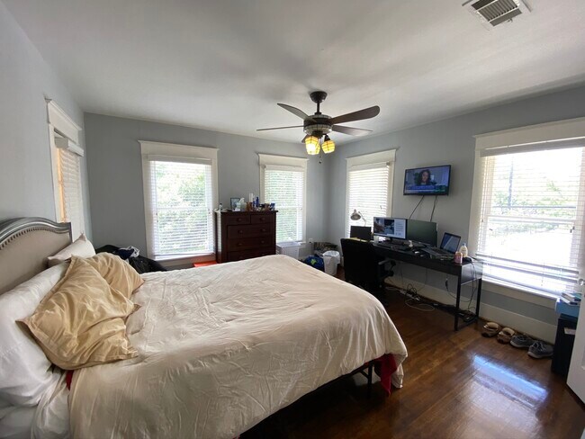 Photo - 520 Sul Ross St