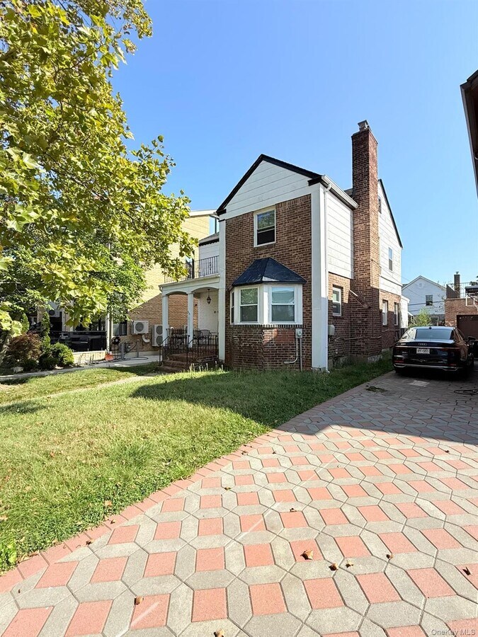 Photo - 81-15 189th St Casa