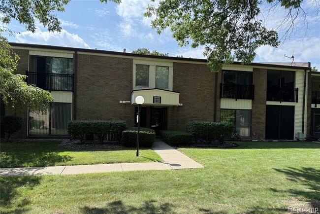 Building Photo - 18427 University Park Dr Rental