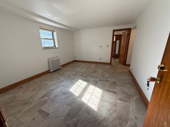 Photo - 36 Clinton St