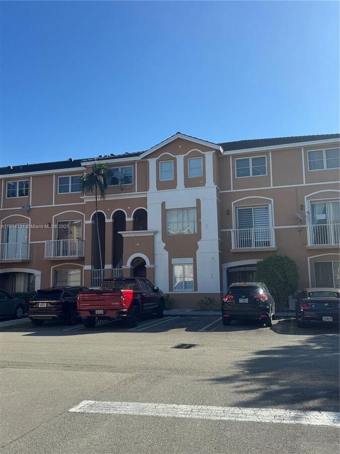 Photo - 7250 NW 177th St Unidad 107-16 Rental