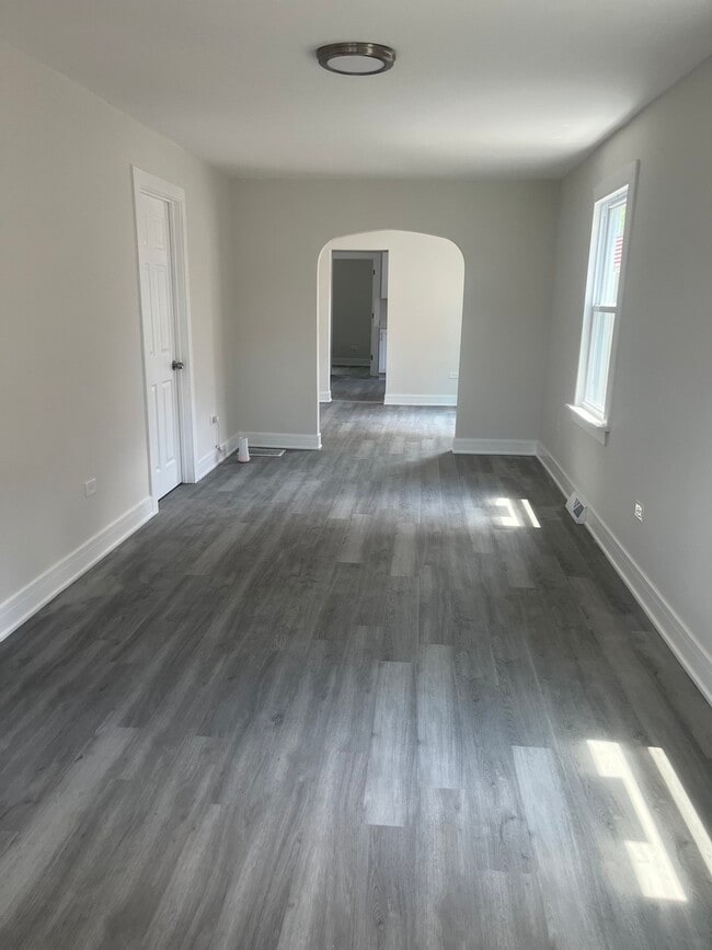 Photo - 13709 S School St