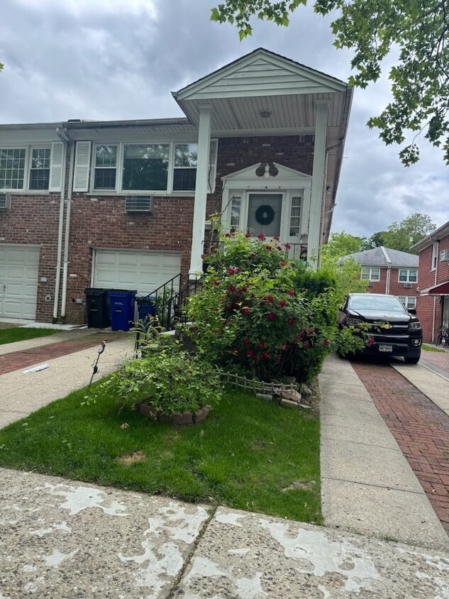 Photo - 15704 17th Rd (Whitestone, NY)