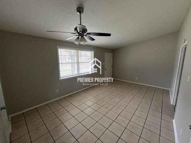 Photo - 2990 Camden St