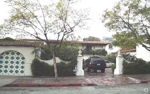 The Andalusia - The Andalusia Apartments