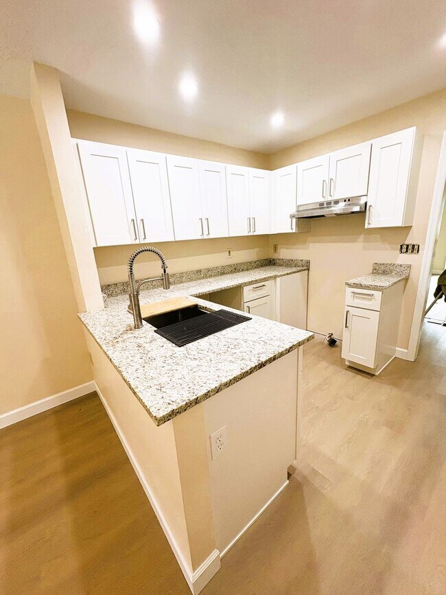 519 Carambola Ave