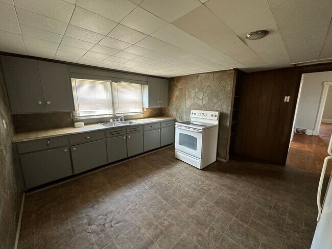 Photo - 227 Orange St Unidad Upper