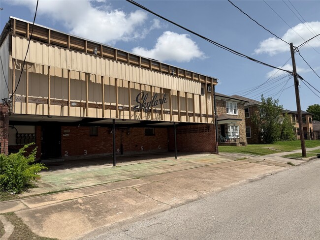 Building Photo - 1204 St Joseph St Unit 6