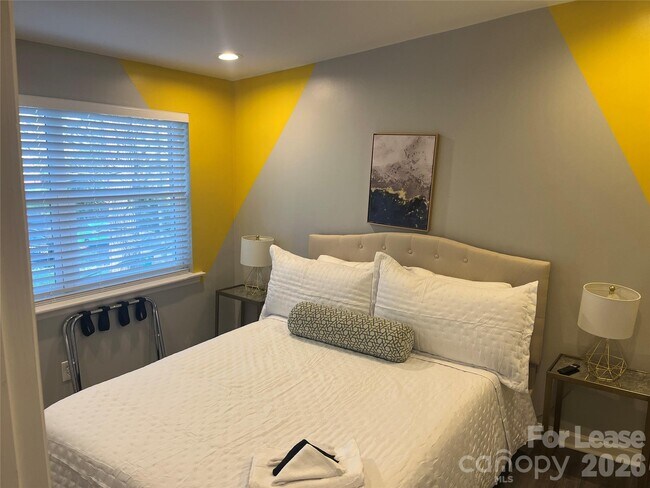 Photo - 1816 N McDowell St