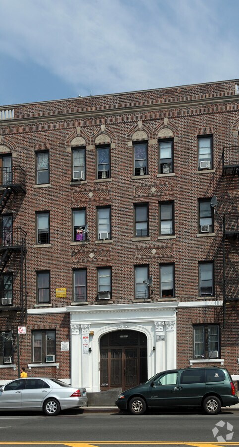 Photo - 146-11 Hillside Ave