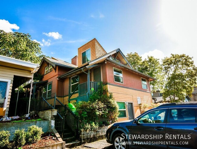 Building Photo - 1831 Kincaid St Unit 21