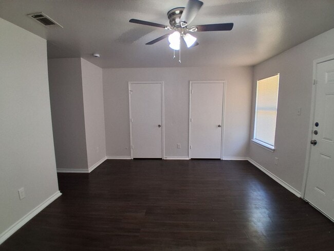 Building Photo - 13649-13651 Biggs St Unit 13651 Biggs St