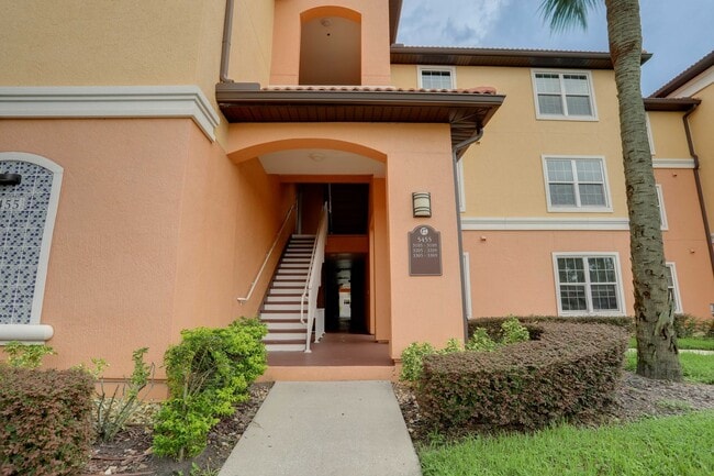 5455 Vineland Rd