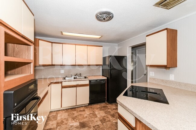 Photo - 878 Westgate Dr