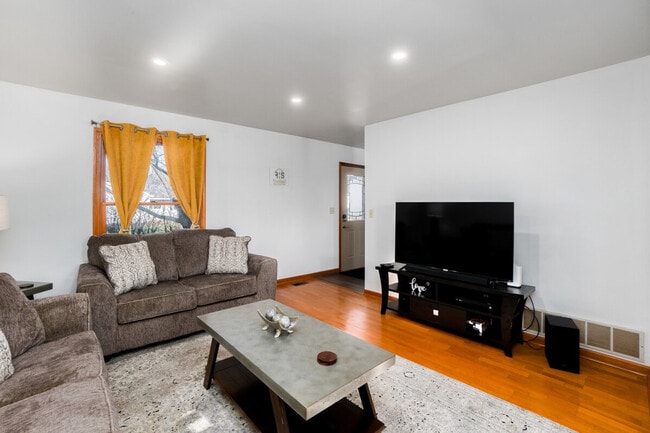 Photo - 1716 Rutgers Ct Unit ID1285014P