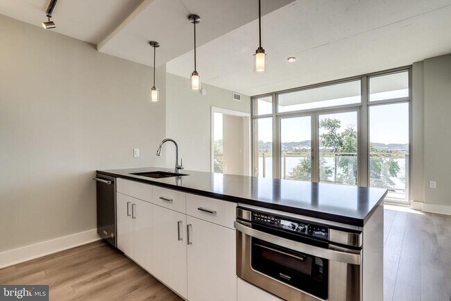 Photo - 88 V St SW Unit 402