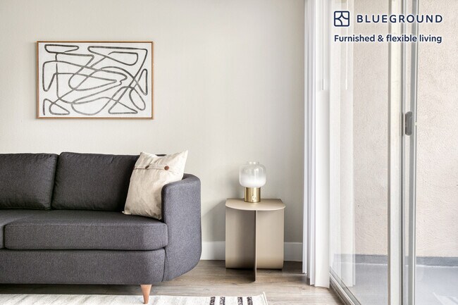 Photo - 3333 W 2nd St Unidad FL3-ID594