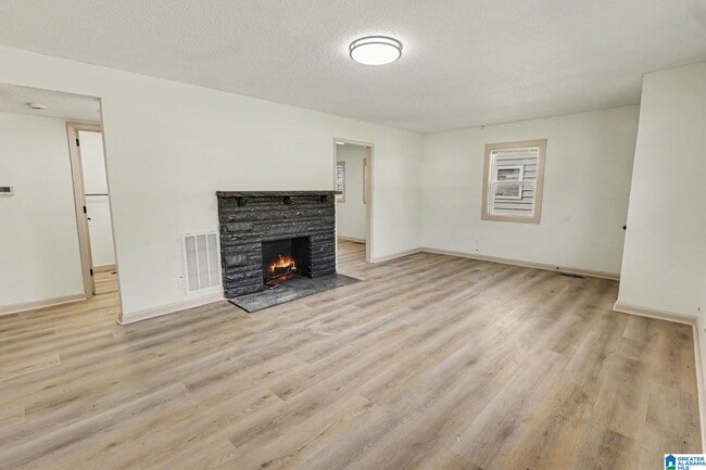 Photo - 2017 29th Ave