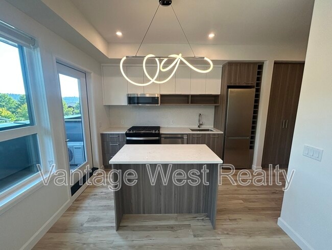 Building Photo - 630-630 Boynton Pl