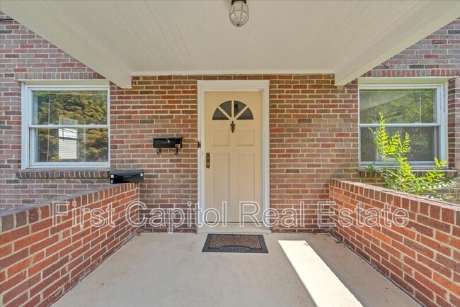 Photo - 1228 Wasena Ave SW