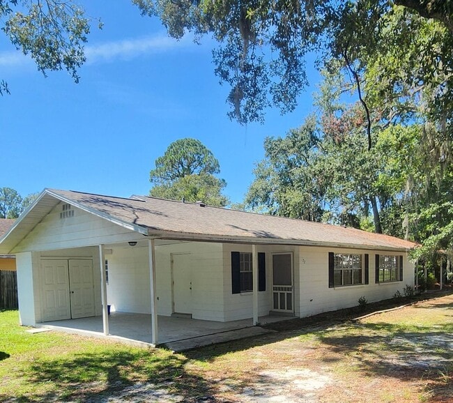 Building Photo - This beautifully updated 2-bedroom, 1 bath... Rental