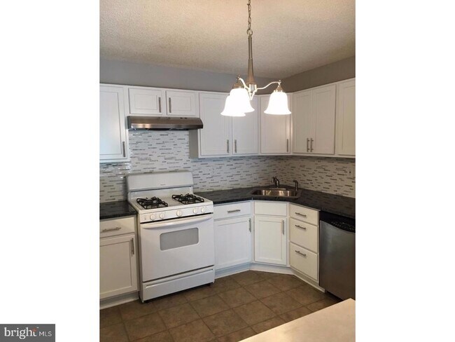 Photo - 14 Versailles Ct