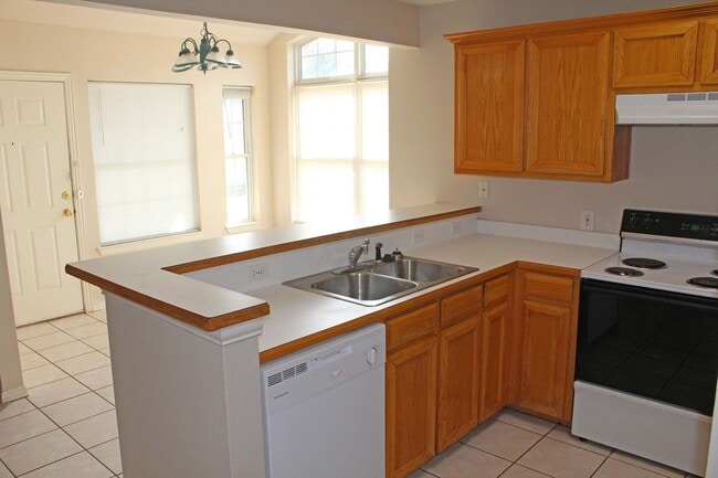 Photo - Great 3 Bdrm 2 Bath 1/2 Duplex in Denton Tx