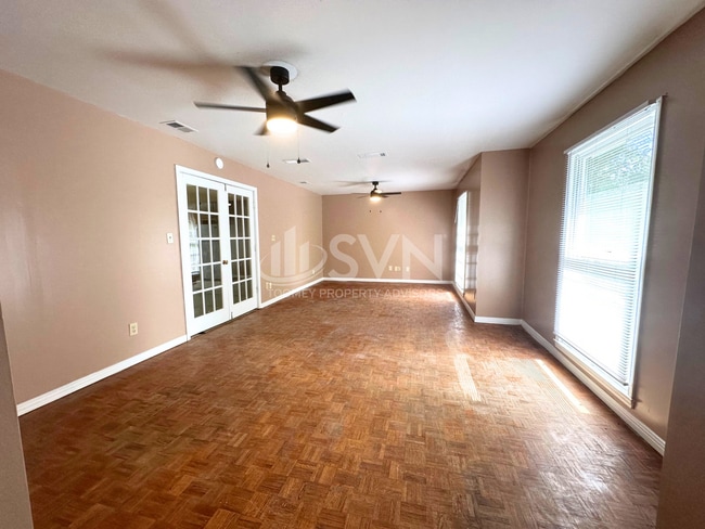 Photo - 313 Vanderbilt Dr