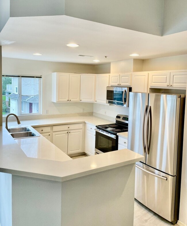 Photo - 2 Bed / 1 bath townhome at Summerhill Village in Issaquah $2,995/mo