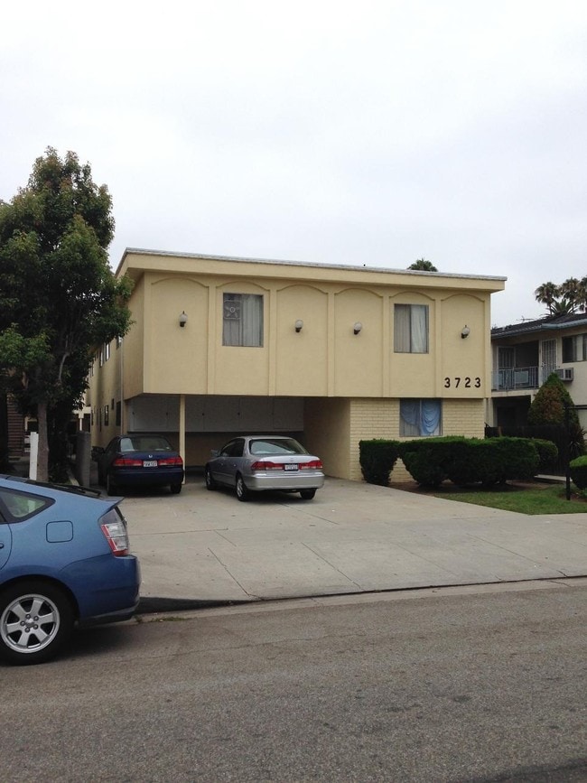 Building Photo - 3723 Mentone Ave